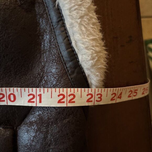 offline by aerie Heavy Brown Faux Leather Sherpa Vest Size Large - Picture 7 of 9